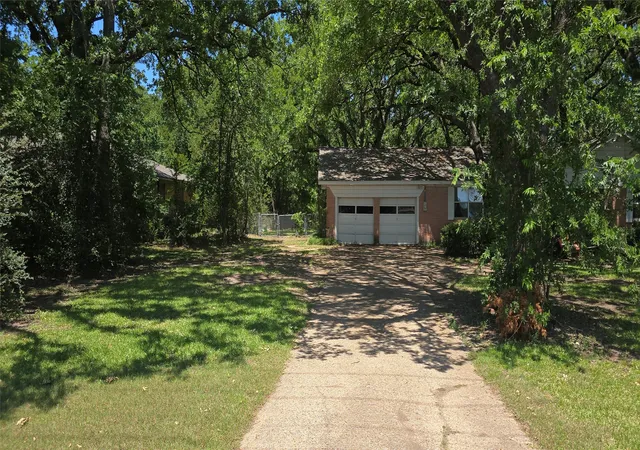 Photo 3 of Single family home for sale at 610 N Fm Rd #1389, Seagoville, TX 75159 | MLS# 21268641 | Listing updated on 2026-09-10