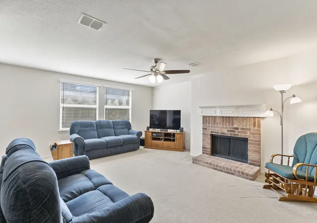 Photo 2 of Sale Pending at 7440 Sienna Ridge Ln, Fort Worth, TX 76131 | MLS# 21268282 | Listing updated on 2026-09-14