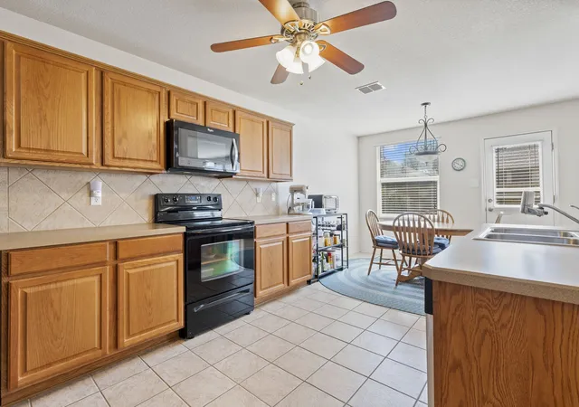 Photo 3 of Sale Pending at 7440 Sienna Ridge Ln, Fort Worth, TX 76131 | MLS# 21268282 | Listing updated on 2026-09-14