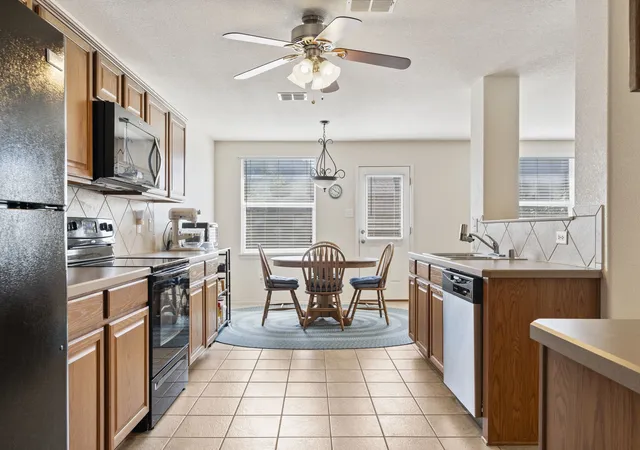 Photo 3 of Sale Pending at 7440 Sienna Ridge Ln, Fort Worth, TX 76131 | MLS# 21268282 | Listing updated on 2026-09-14