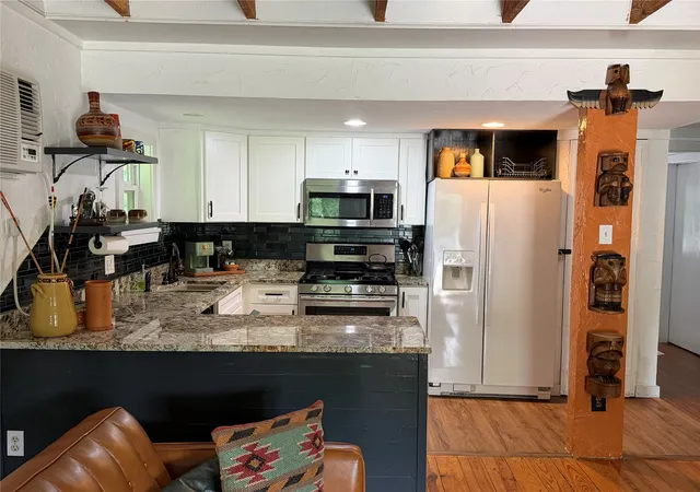 Photo 3 of Single family home for sale at 111 Apache Trl, Whitney, TX 76692 | MLS# 21268652 | Listing updated on 2026-07-31