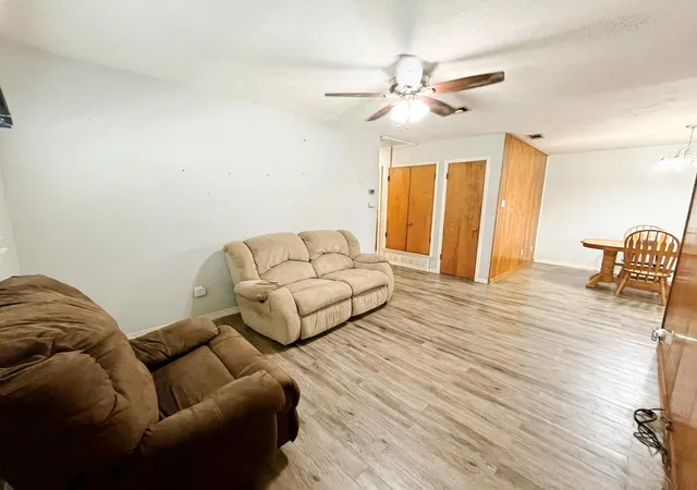 Photo 2 of Single family home for sale at 904 Miranda Dr, Mesquite, TX 75149 | MLS# 21267651 | Listing updated on 2026-09-15