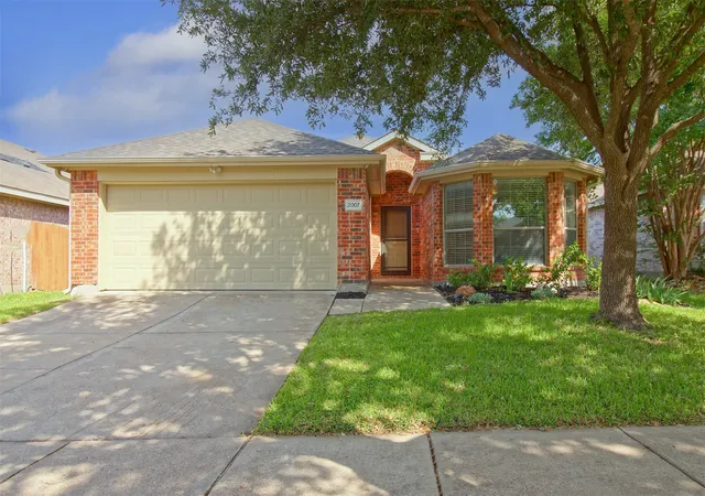 Photo 1 of Sale Pending at 2007 Kings Forest Dr, Heartland, TX 75126 | MLS# 21263596 | Listing updated on 2026-10-07