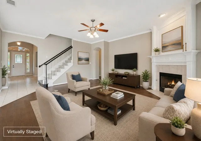 Photo 3 of Sale Pending at 931 Park Forest Dr, Hurst, TX 76053 | MLS# 21262646 | Listing updated on 2026-07-29