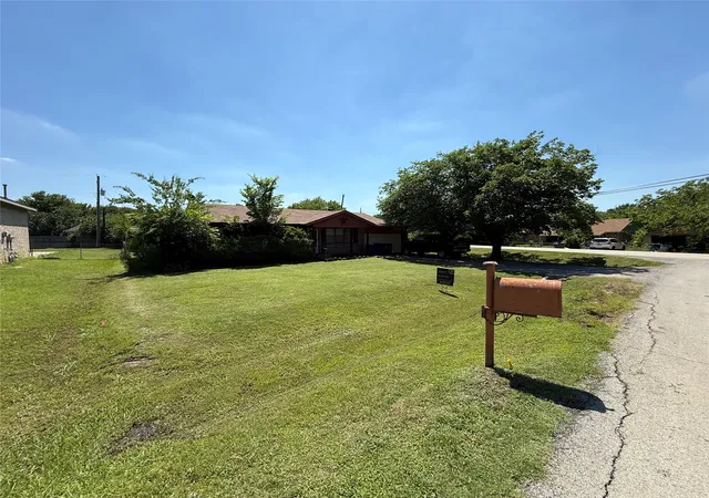 Photo 1 of Land for sale at 300 Linda St, Roanoke, TX 76262 | MLS# 21268562 | Listing updated on 2026-09-17