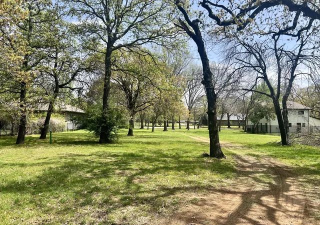 Photo 4 of Land for sale at 103 Wild Oak Ln, Lake Dallas, TX 75065 | MLS# 21268385 | Listing updated on 2026-10-05