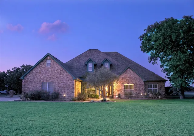 Photo 1 of Single family home for sale at 2601 Ne 23rd St, Mineral Wells, TX 76067 | MLS# 21267465 | Listing updated on 2026-09-09