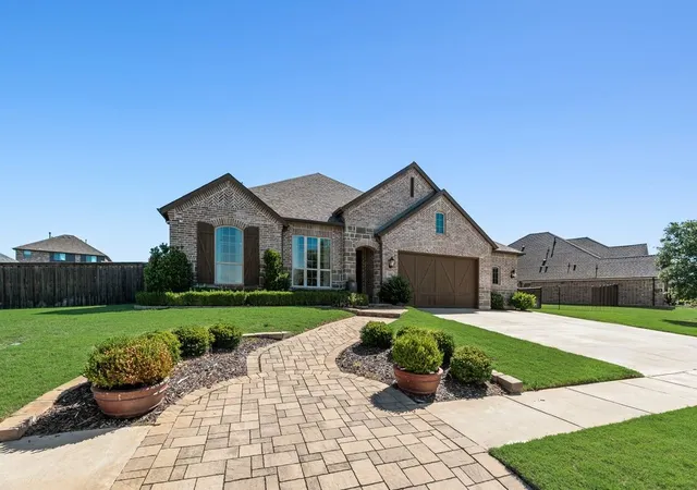 Photo 2 of Single family home for sale at 1418 Via Toscana Ln, Rockwall, TX 75032 | MLS# 21262396 | Listing updated on 2026-10-07