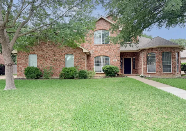 Photo 2 of Sale Pending at 216 Flagstone Dr, Burleson, TX 76028 | MLS# 21269647 | Listing updated on 2026-09-22