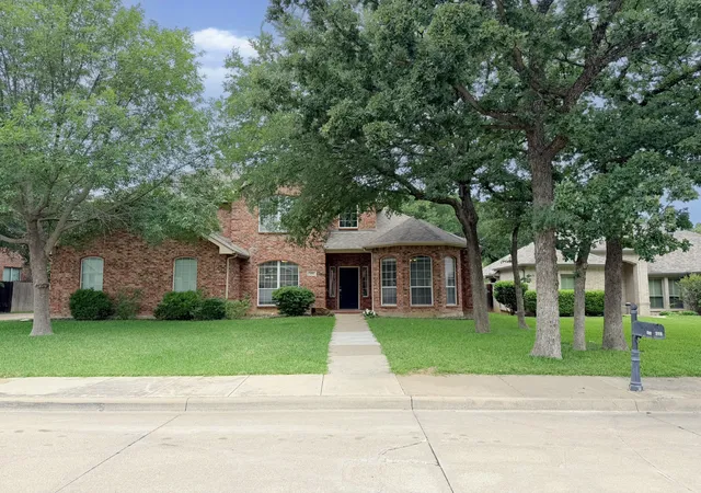 Photo 3 of Sale Pending at 216 Flagstone Dr, Burleson, TX 76028 | MLS# 21269647 | Listing updated on 2026-09-22