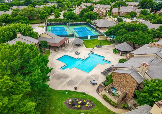 Photo 3 of Condo for sale at 1212 Horizon Trl #3621, Arlington, TX 76011 | MLS# 21268976 | Listing updated on 2026-09-28