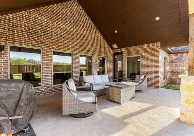 Photo 3 of Single family home for sale at 515 Sales Rd, Windthorst, TX 76389 | MLS# 21269413 | Listing updated on 2026-09-23