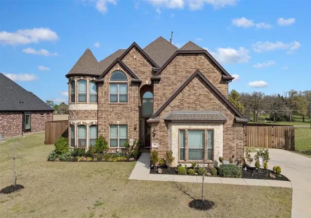 Photo 1 of Single family home for sale at 800 Beckington Dr, Denton, TX 76208 | MLS# 21270075 | Listing updated on 2026-09-11