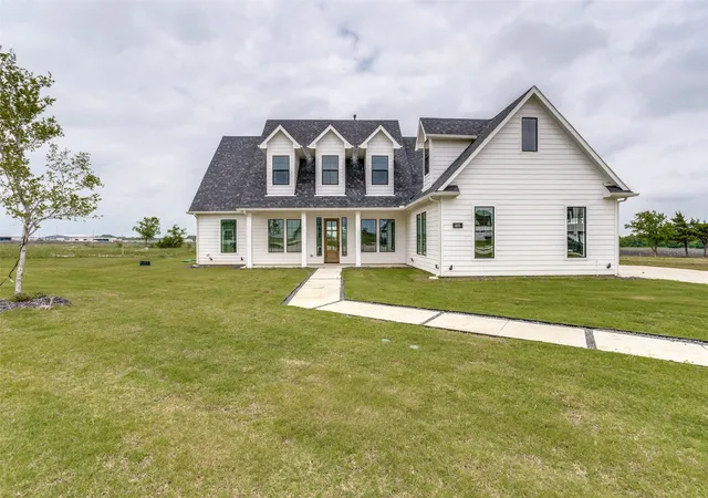 Photo 1 of Sale Pending at 805 Concord Ct, Nevada, TX 75173 | MLS# 21270080 | Listing updated on 2026-09-18