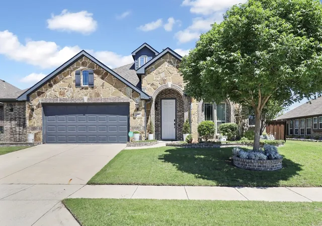 Photo 1 of Sale Pending at 280 Armstrong Ln, Lavon, TX 75166 | MLS# 21266209 | Listing updated on 2026-07-31