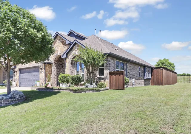 Photo 3 of Sale Pending at 280 Armstrong Ln, Lavon, TX 75166 | MLS# 21266209 | Listing updated on 2026-07-31