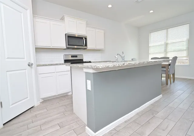 Photo 3 of Sale Pending at 8621 Angel Gardens Dr, Fort Worth, TX 76179 | MLS# 21265164 | Listing updated on 2026-09-11