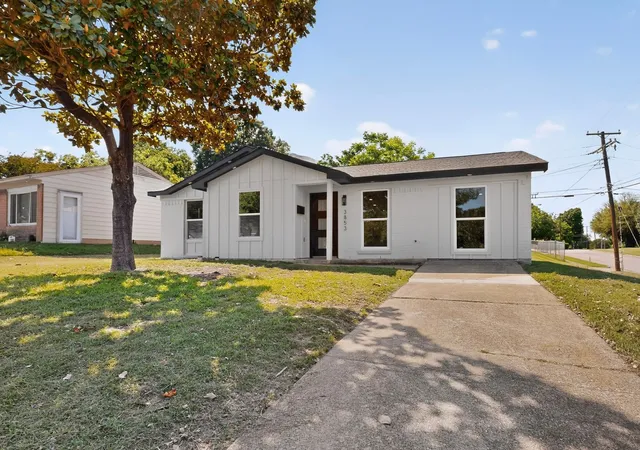 Photo 3 of Sale Pending at 3853 Happy Canyon Dr, Dallas, TX 75241 | MLS# 21269289 | Listing updated on 2026-09-21