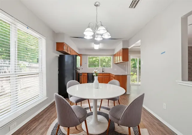 Photo 4 of Single family home for sale at 1137 Meadow Creek Ct, Lancaster, TX 75146 | MLS# 21268043 | Listing updated on 2026-09-10