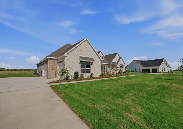 Photo 3 of Single family home for sale at 2309 Quartz St, Krum, TX 76249 | MLS# 21270379 | Listing updated on 2026-09-10