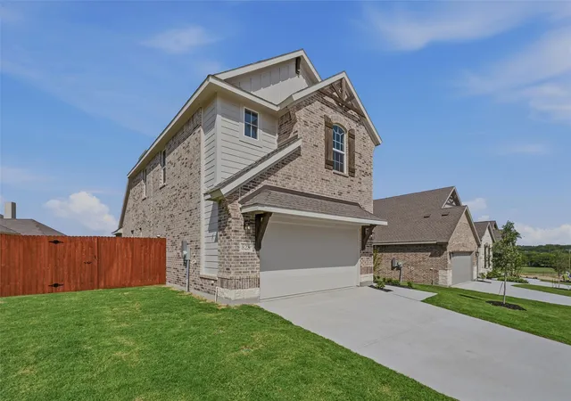 Photo 2 of Sale Pending at 828 Elmstead Dr, Fort Worth, TX 76108 | MLS# 21270408 | Listing updated on 2026-09-30