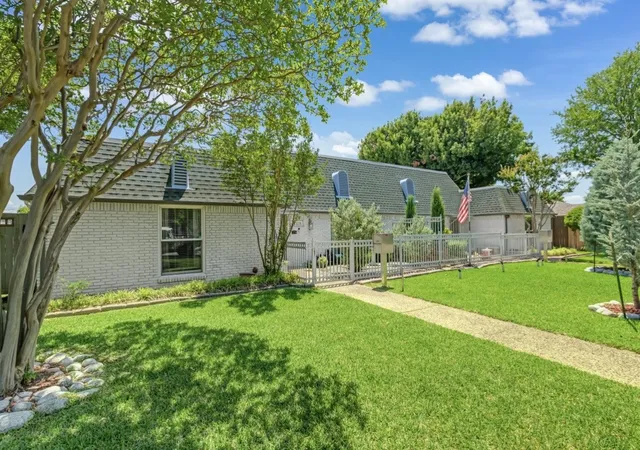 Photo 2 of Sale Pending at 3778 Weeburn Dr, Dallas, TX 75229 | MLS# 21270434 | Listing updated on 2026-09-09