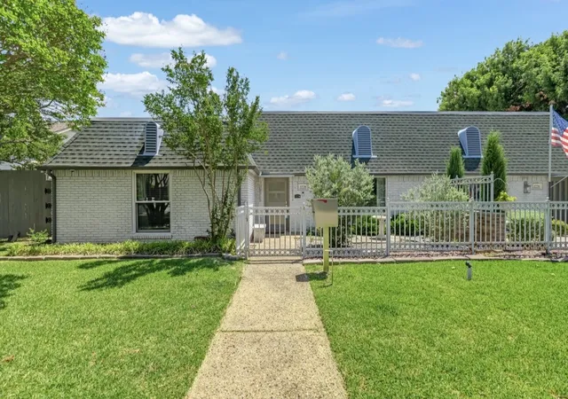 Photo 3 of Sale Pending at 3778 Weeburn Dr, Dallas, TX 75229 | MLS# 21270434 | Listing updated on 2026-09-09