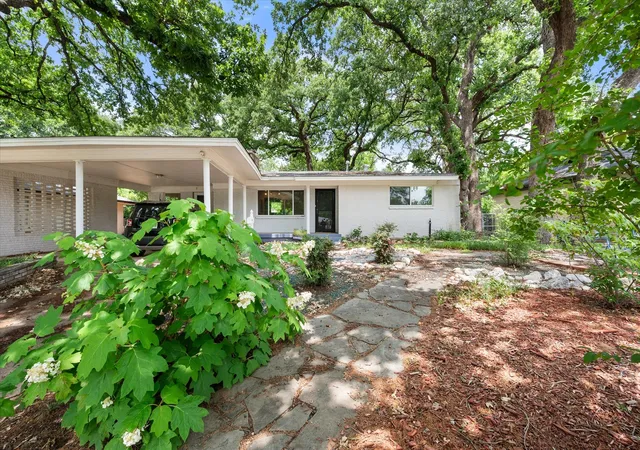 Photo 1 of Single family home for sale at 1209 W Lilly Ln, Arlington, TX 76013 | MLS# 21270576 | Listing updated on 2026-09-11