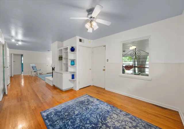 Photo 4 of Single family home for sale at 1209 W Lilly Ln, Arlington, TX 76013 | MLS# 21270576 | Listing updated on 2026-09-11