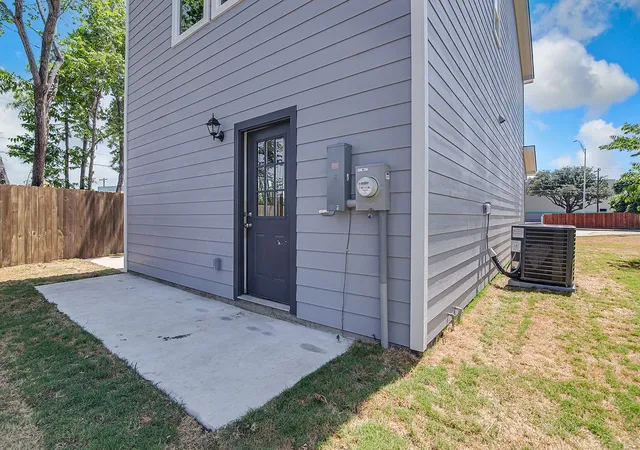Photo 23 of Sale Pending at 3849 Kimbo Rd, Fort Worth, TX 76111 | MLS# 21270688 | Listing updated on 2026-09-08