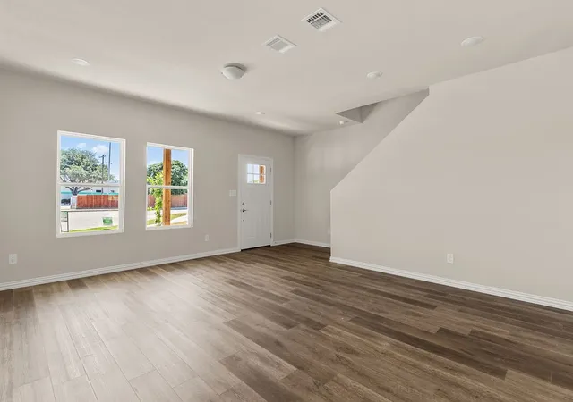 Photo 4 of Sale Pending at 3849 Kimbo Rd, Fort Worth, TX 76111 | MLS# 21270688 | Listing updated on 2026-09-08