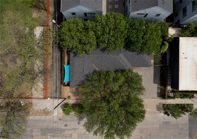Photo 3 of Land for sale at 110 Adams Ave, Dallas, TX 75208 | MLS# 21270792 | Listing updated on 2026-09-30