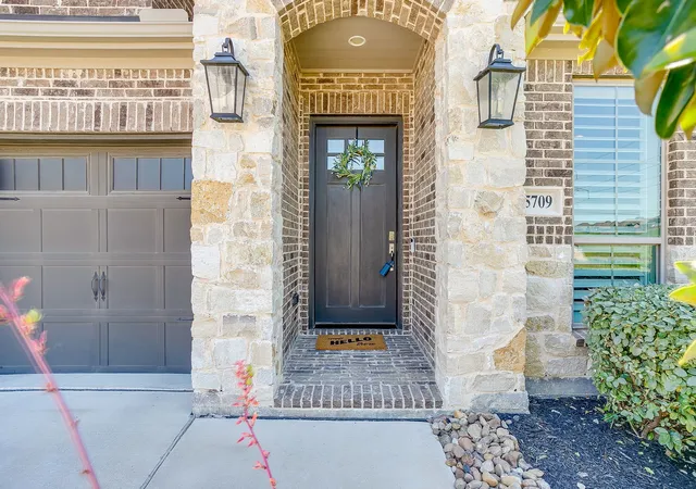 Photo 3 of Single family home for sale at 5709 Pope Creek Rd, Fort Worth, TX 76126 | MLS# 21270027 | Listing updated on 2026-09-12