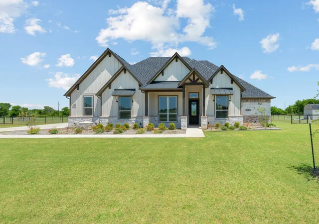 Photo 1 of Single family home for sale at 161 Frontera Dr, Decatur, TX 76234 | MLS# 21270166 | Listing updated on 2026-09-23