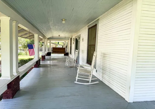 Photo 4 of Single family home for sale at 1708 S Wall St, Belton, TX 76513 | MLS# 21266824 | Listing updated on 2026-07-30