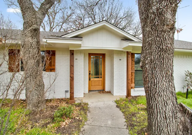 Photo 2 of Sale Pending at 3700 Moseley Rd, Cross Roads, TX 76227 | MLS# 21266373 | Listing updated on 2026-09-14