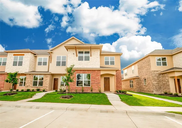Photo 2 of Townhouse for sale at 3700 Tarpon Dr, Argyle, TX 76226 | MLS# 21271324 | Listing updated on 2026-09-27