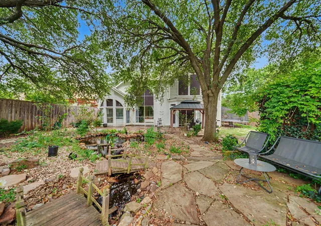 Photo 3 of Single family home for sale at 1905 Lakeway Dr, Rowlett, TX 75088 | MLS# 21269890 | Listing updated on 2026-09-29