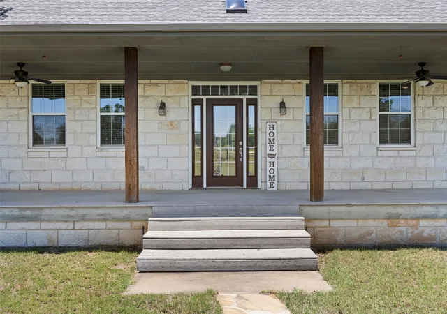 Photo 3 of Sale Pending at 6500 Lusk Branch Ct, Granbury, TX 76049 | MLS# 21270030 | Listing updated on 2026-09-21