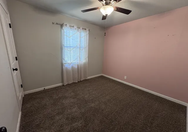 Photo 3 of Single family home for sale at 520 King St, Burleson, TX 76028 | MLS# 21269942 | Listing updated on 2026-09-11
