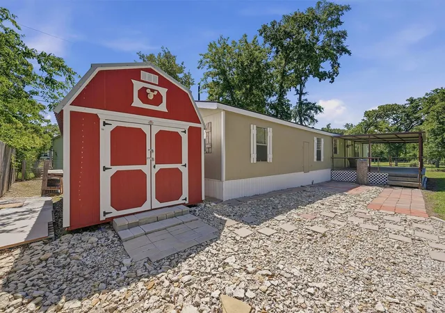 Photo 3 of Manufactured home for sale at 46 George A Green Dr, Gordonville, TX 76245 | MLS# 21271457 | Listing updated on 2026-09-12