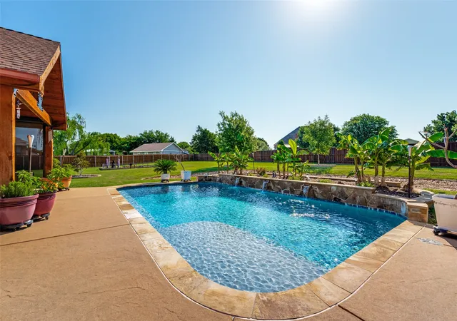 Photo 3 of Single family home for sale at 3944 Preston Hills Cir, Celina, TX 75009 | MLS# 21253072 | Listing updated on 2026-10-06