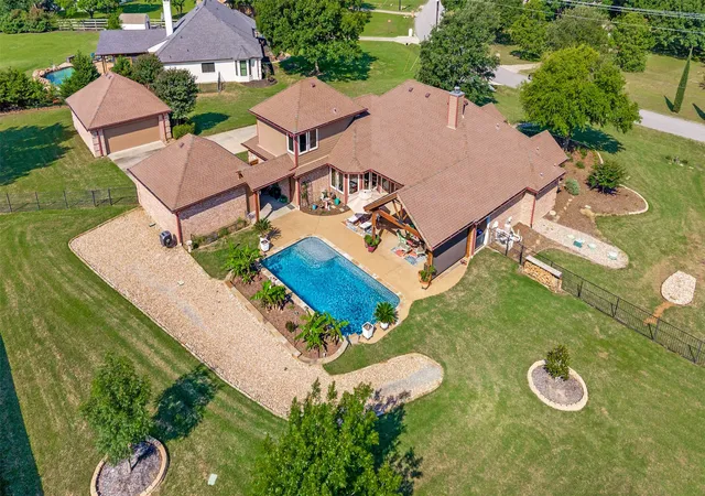 Photo 3 of Single family home for sale at 3944 Preston Hills Cir, Celina, TX 75009 | MLS# 21253072 | Listing updated on 2026-10-06