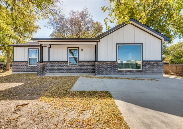 Photo 1 of Single family home for sale at 5728 Wilkes Dr, Fort Worth, TX 76119 | MLS# 21271502 | Listing updated on 2026-09-08