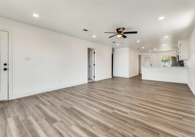 Photo 4 of Single family home for sale at 5728 Wilkes Dr, Fort Worth, TX 76119 | MLS# 21271502 | Listing updated on 2026-09-08