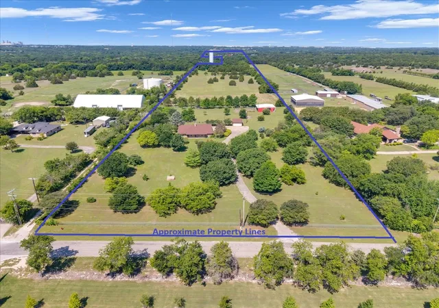 Photo 1 of Single family home for sale at 1900 S Duncanville Rd, Ovilla, TX 75154 | MLS# 21164788 | Listing updated on 2026-10-07