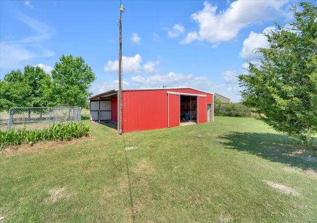 Photo 3 of Single family home for sale at 1900 S Duncanville Rd, Ovilla, TX 75154 | MLS# 21164788 | Listing updated on 2026-10-07