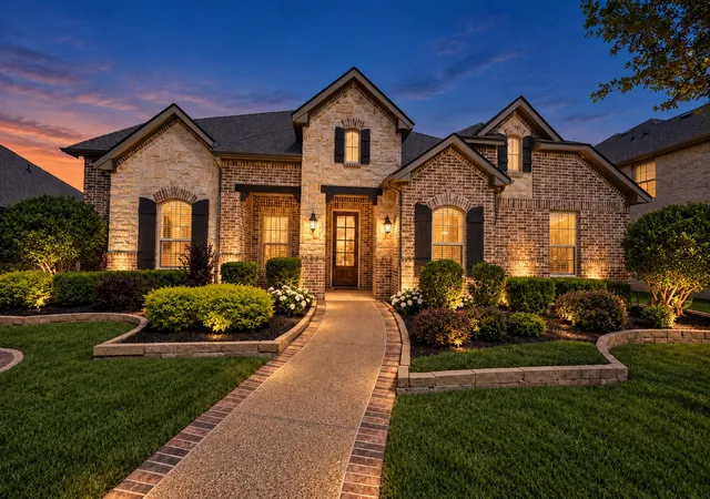 Photo 1 of Single family home for sale at 134 Pinewood Ave, Red Oak, TX 75154 | MLS# 21271555 | Listing updated on 2026-09-10
