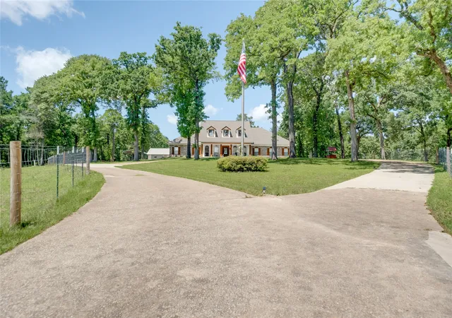 Photo 3 of House for sale at 231 An County Road 2105, Palestine, TX 75801 | MLS# 21261041 | Listing updated on 2026-09-14