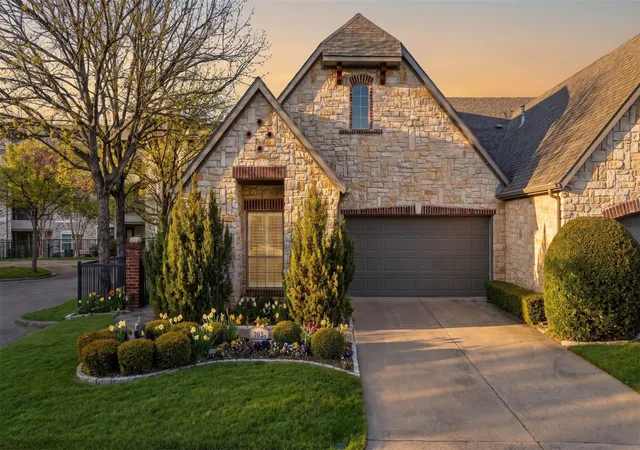 Photo 1 of Townhouse for sale at 703 N Avalon Ct, Granbury, TX 76048 | MLS# 21271570 | Listing updated on 2026-09-09
